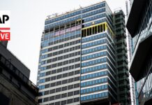LIVE: New York building will be stabilized after columns buckle